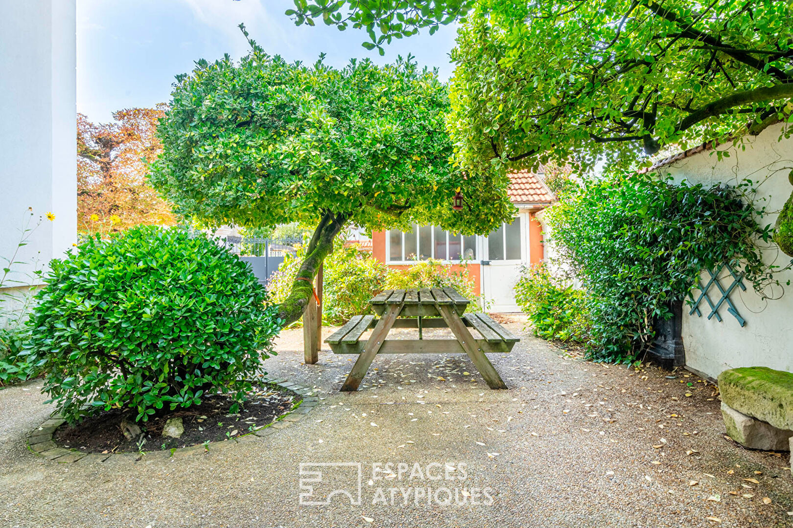 Maison de caractère avec jardin arboré