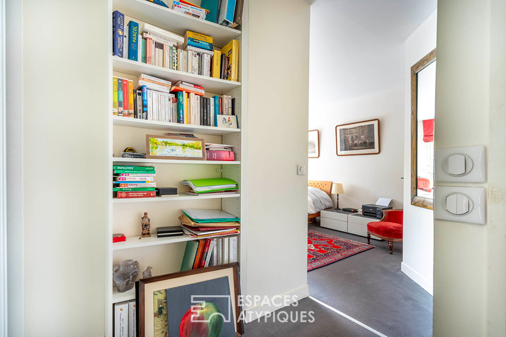 Appartement avec balcons sur jardin arboré