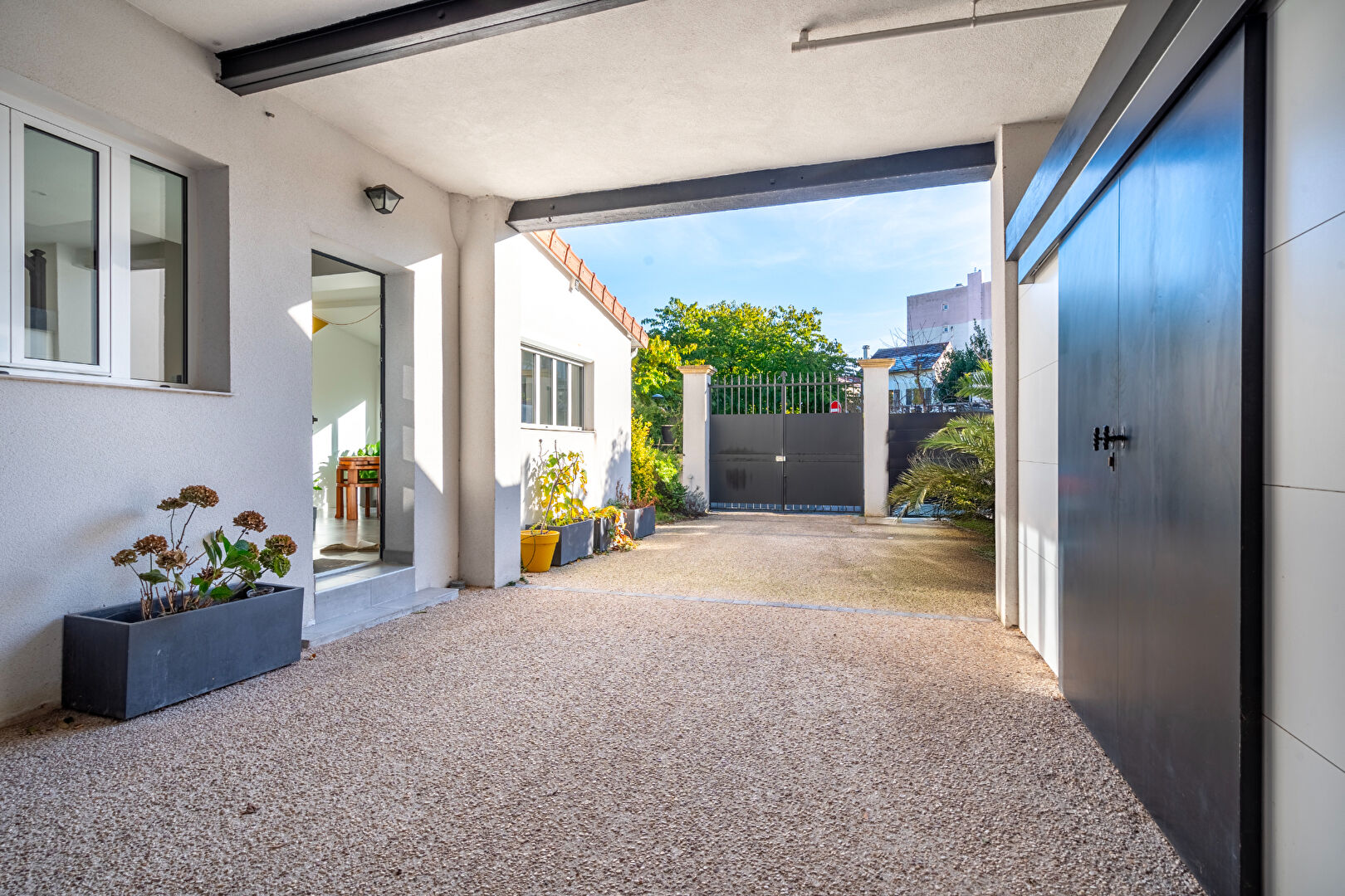 Maison contemporaine avec jardin