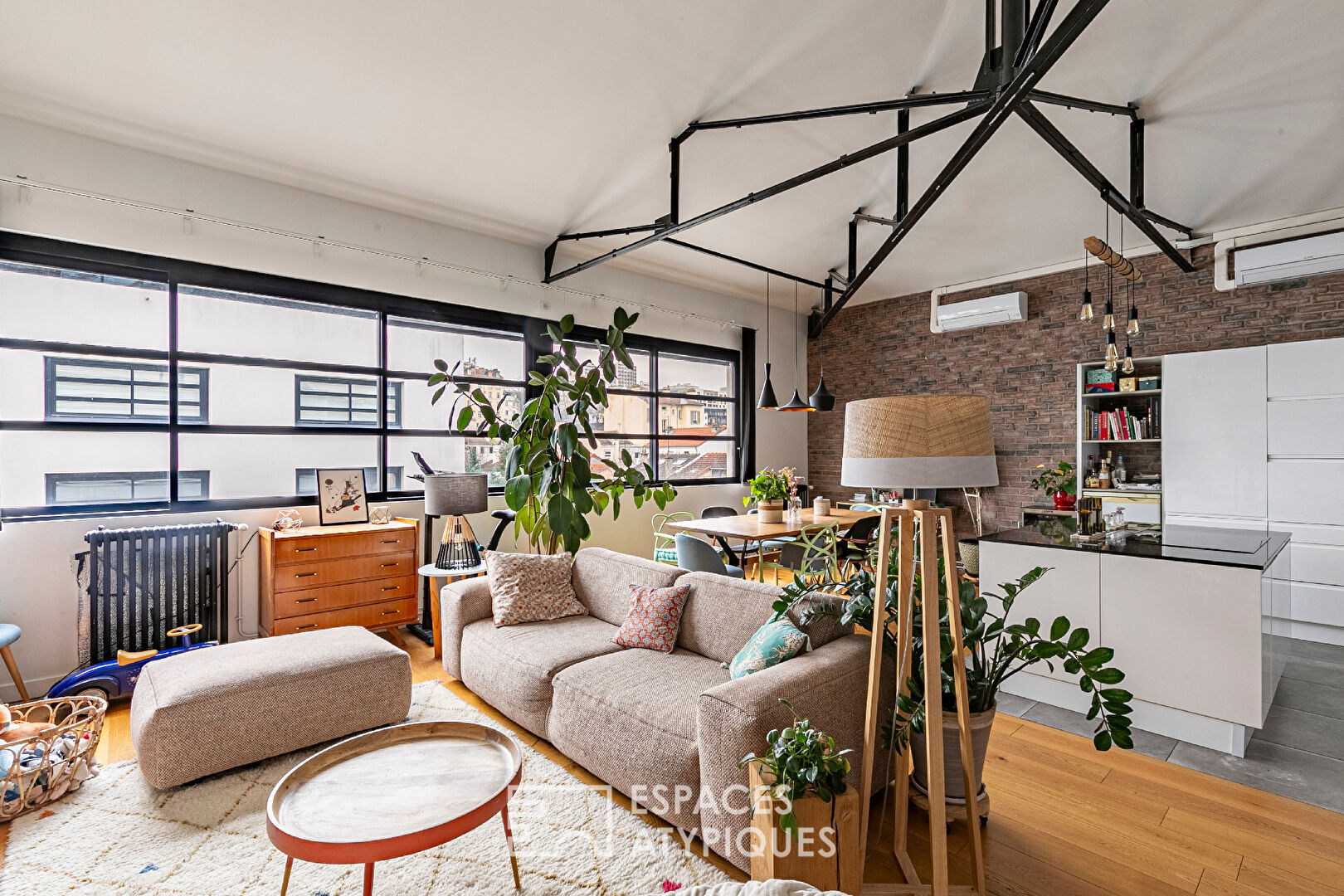 Loft en duplex et dernier étage dans les anciennes usines Schneider