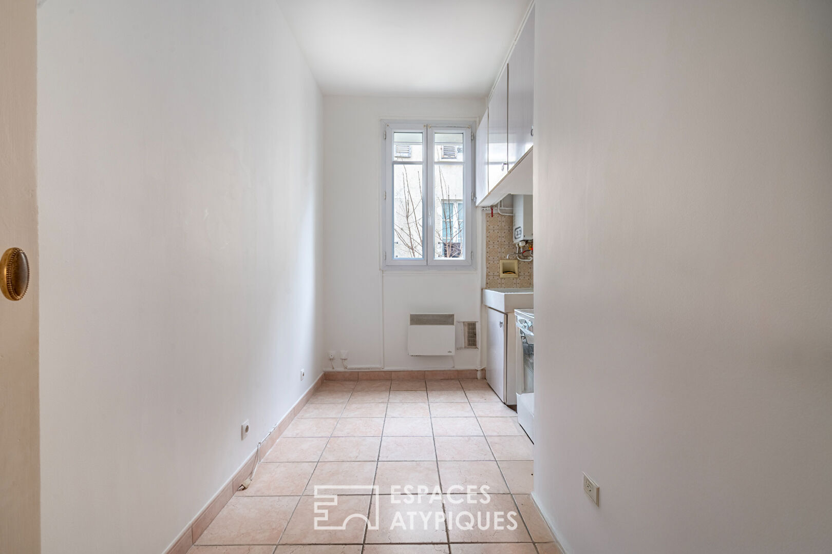 Apartment to renovate in the heart of the village of Fontenay sous bois