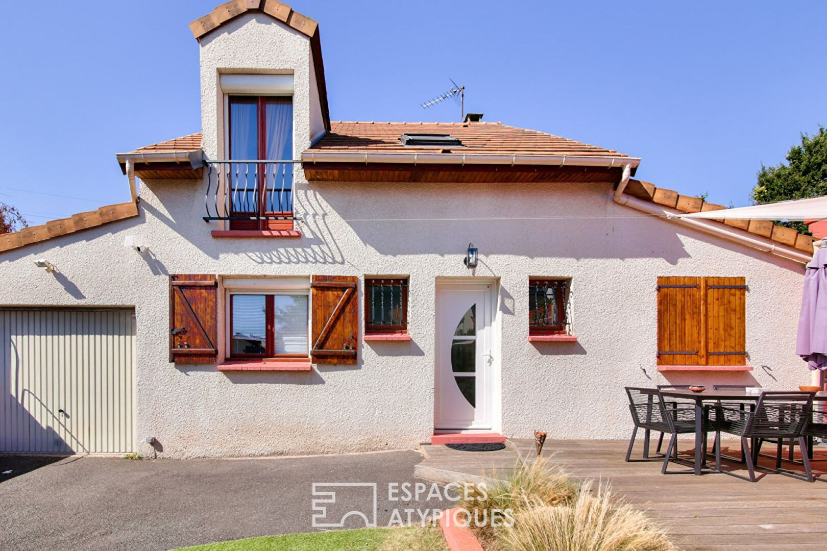 Maison avec jardin et terrasses