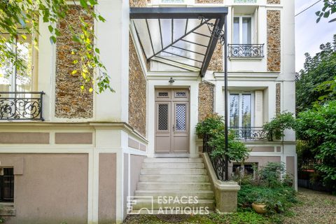 Bourgeois house with terrace and garden