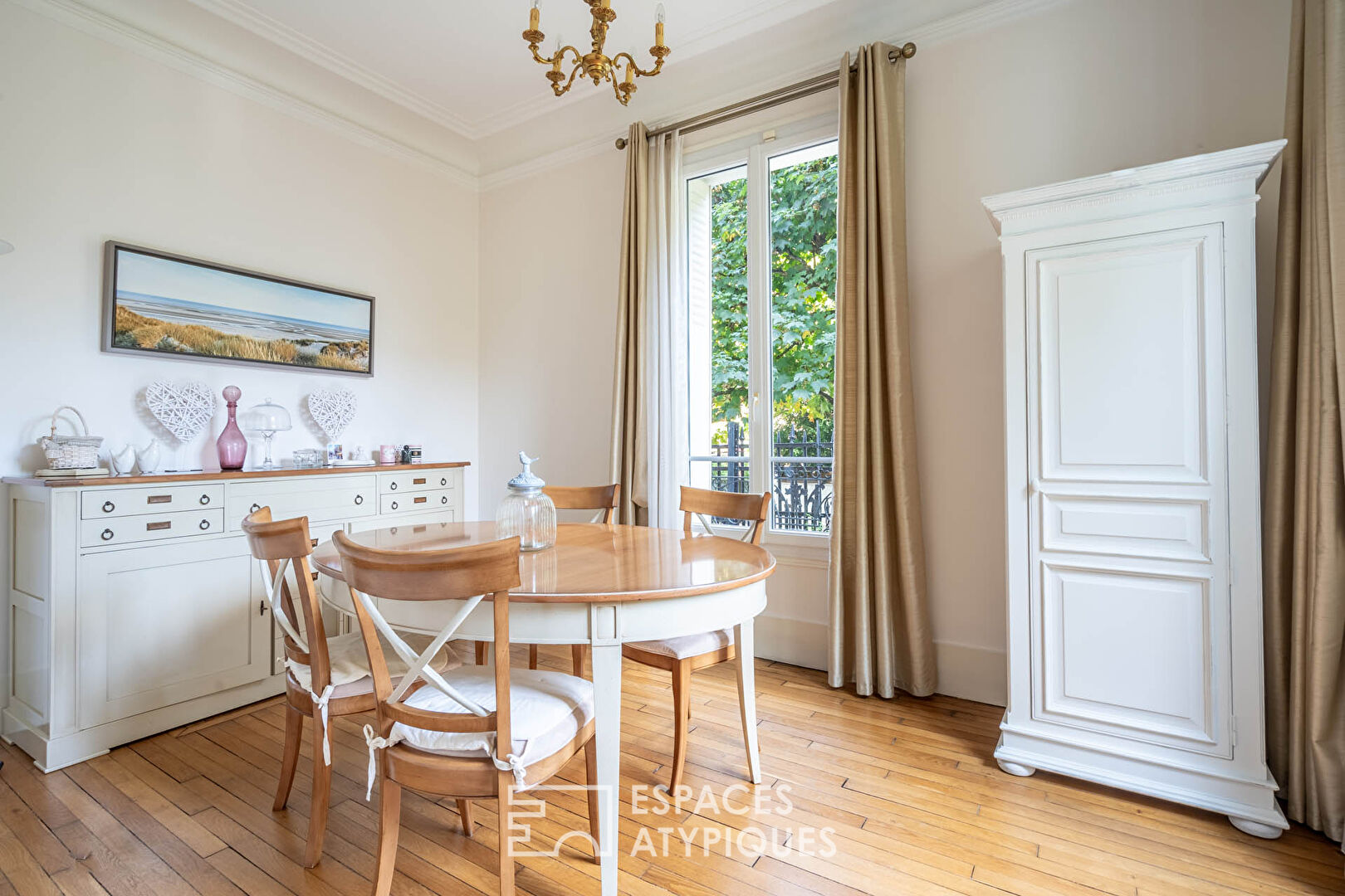 Maison bourgeoise avec terrasse et jardin