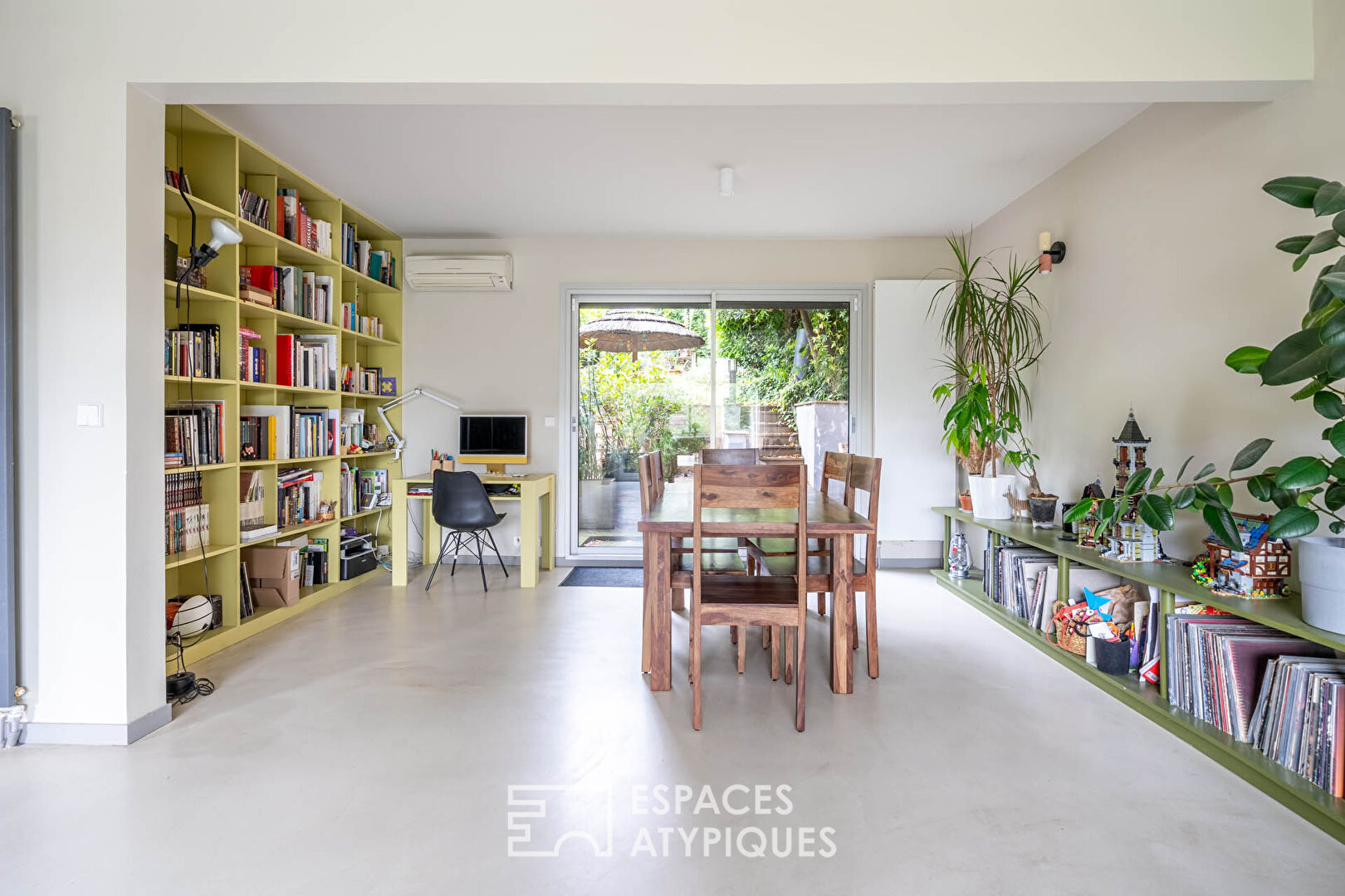 Maison avec terrasse et jardin