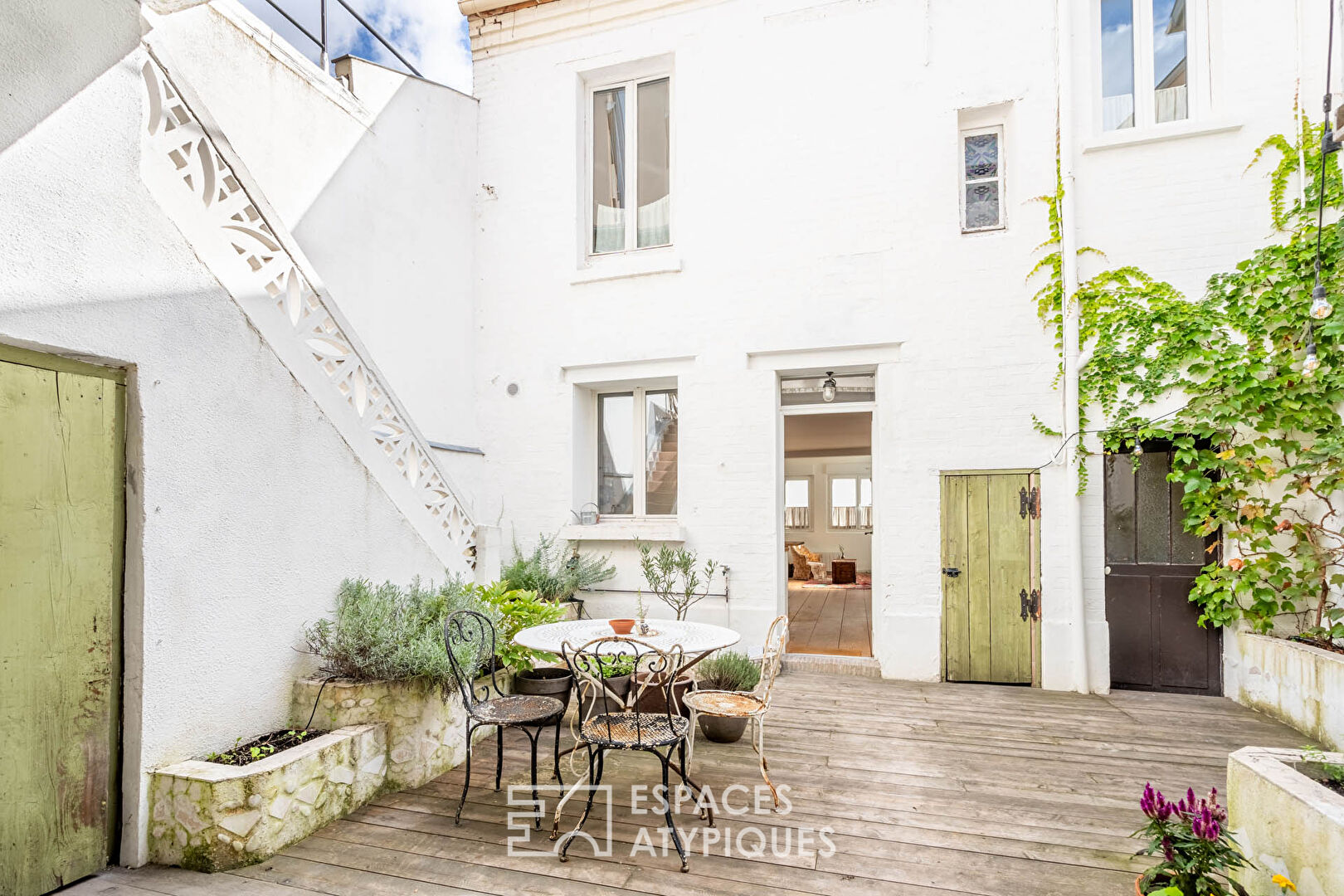 Maison de charme avec deux studios indépendants et terrasses