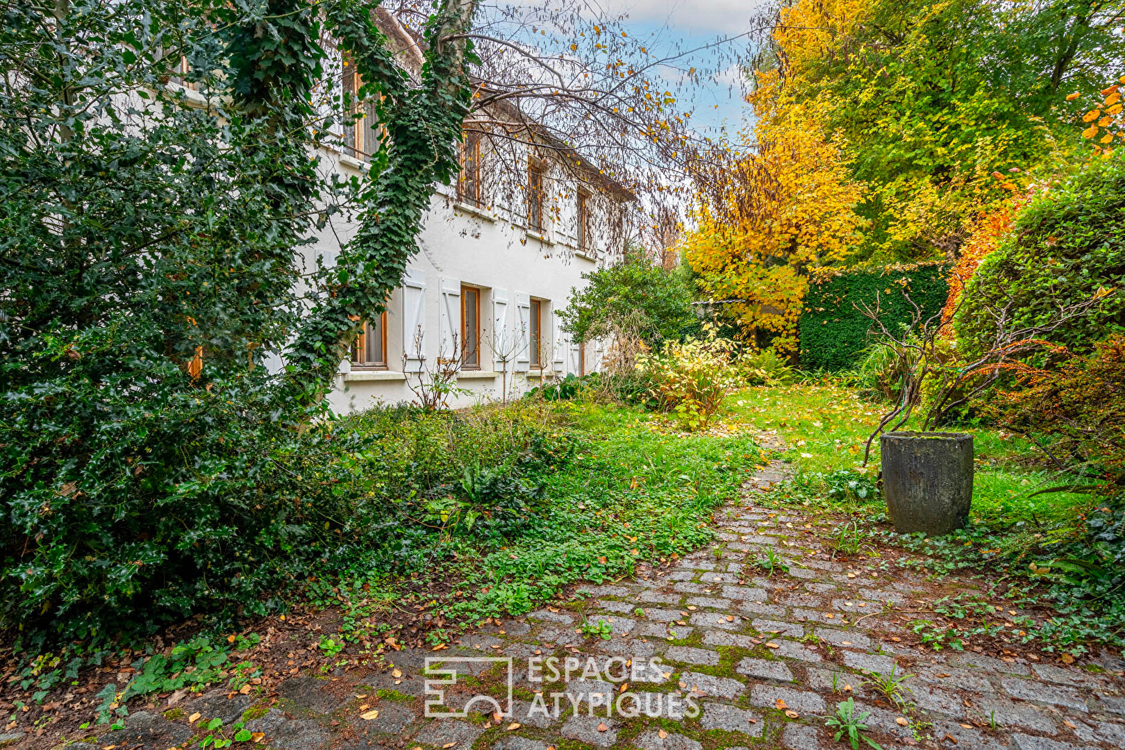 Maison avec patio et jardin