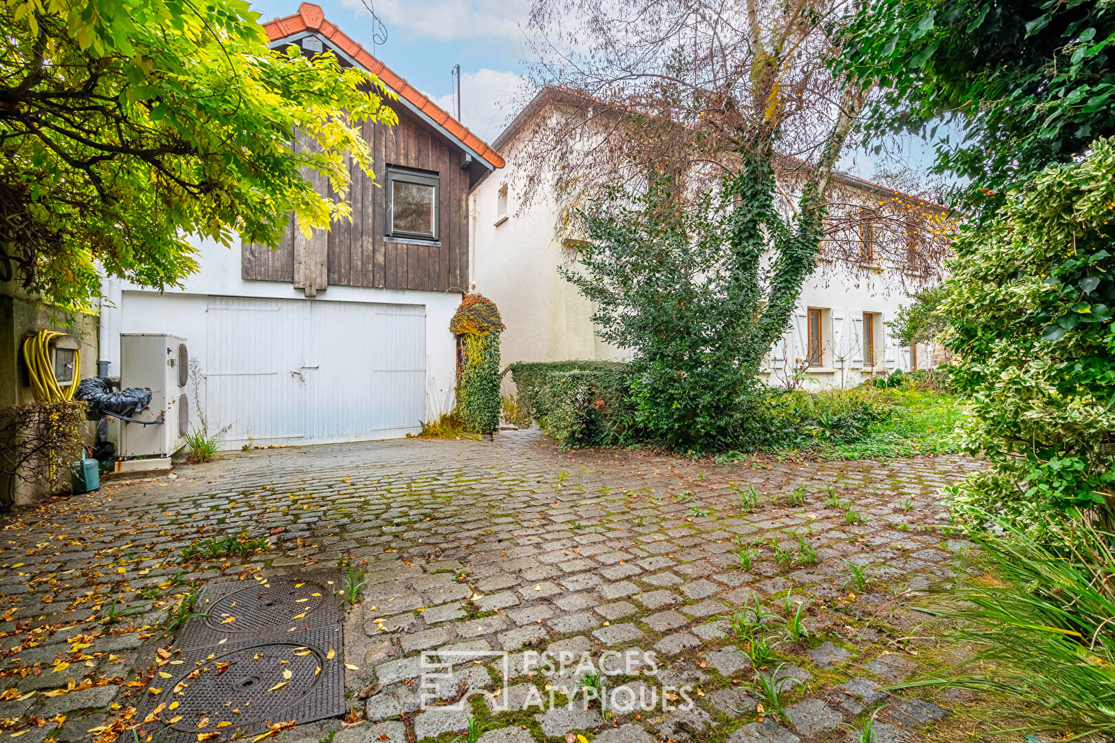 Maison avec patio et jardin