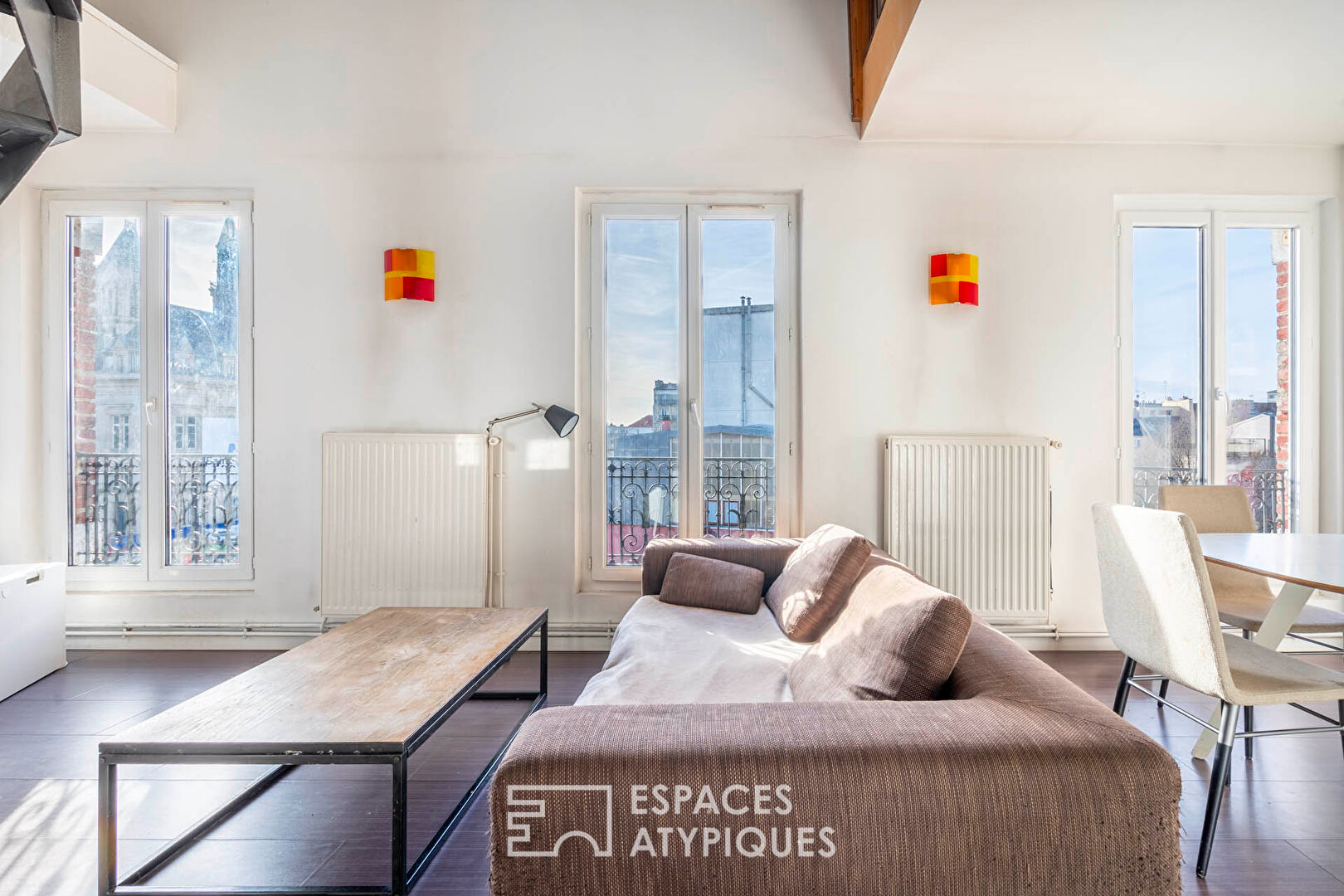 Duplex en dernier étage avec vue sur la Basilique de Saint-Denis