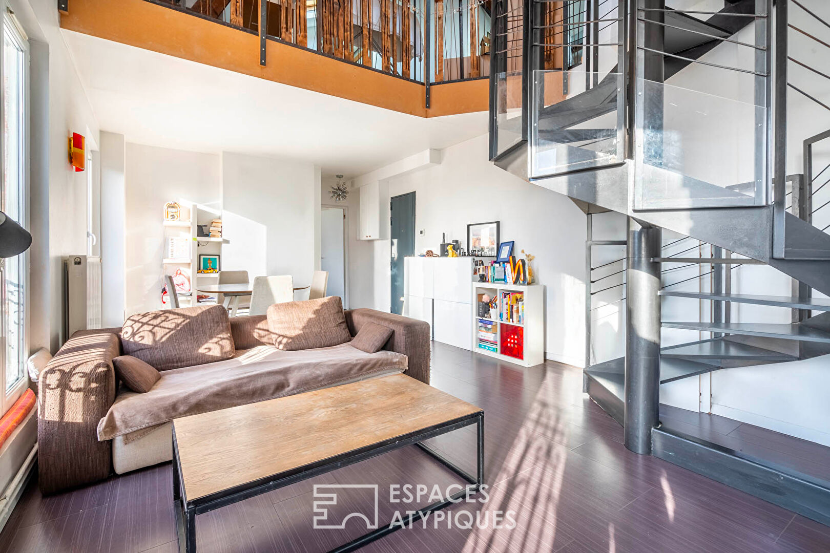 Duplex en dernier étage avec vue sur la Basilique de Saint-Denis