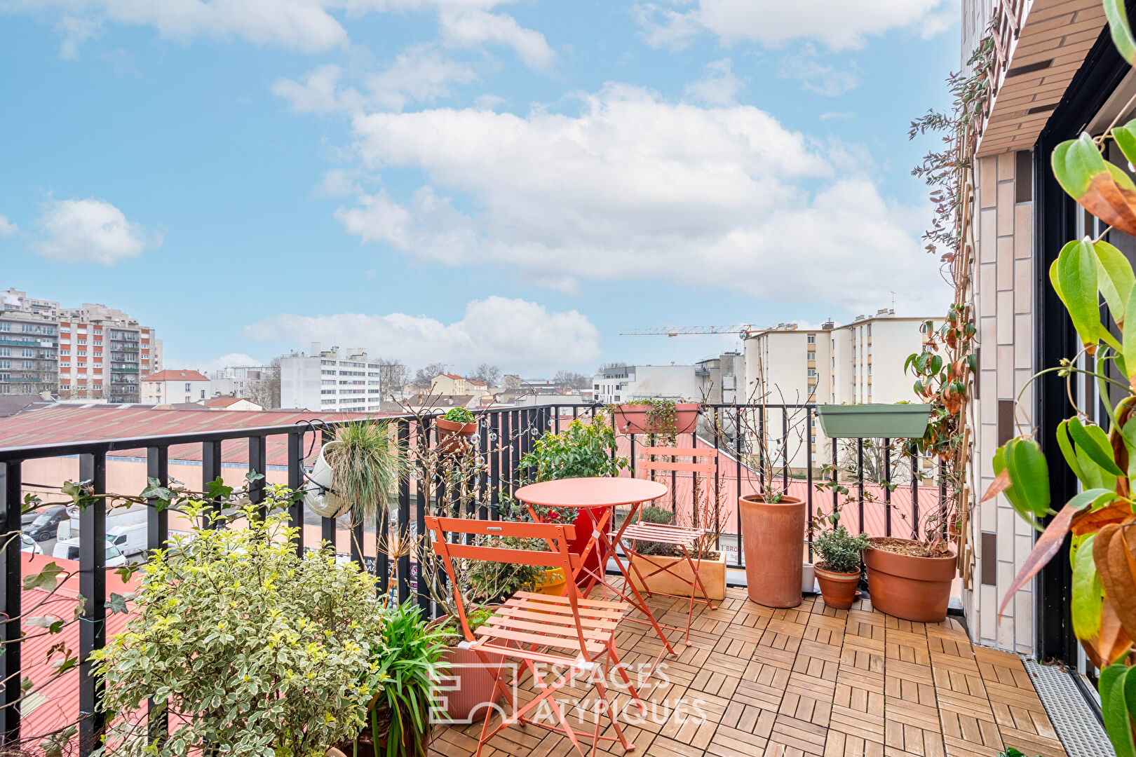 Appartement en dernier étage avec terrasse et balcon