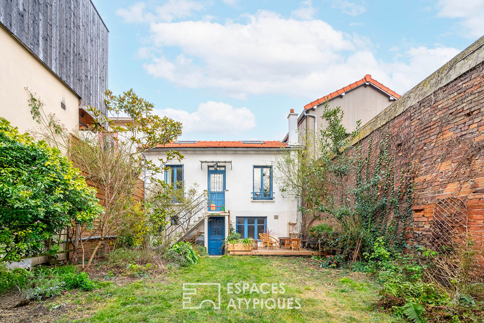 House with garden and terrace