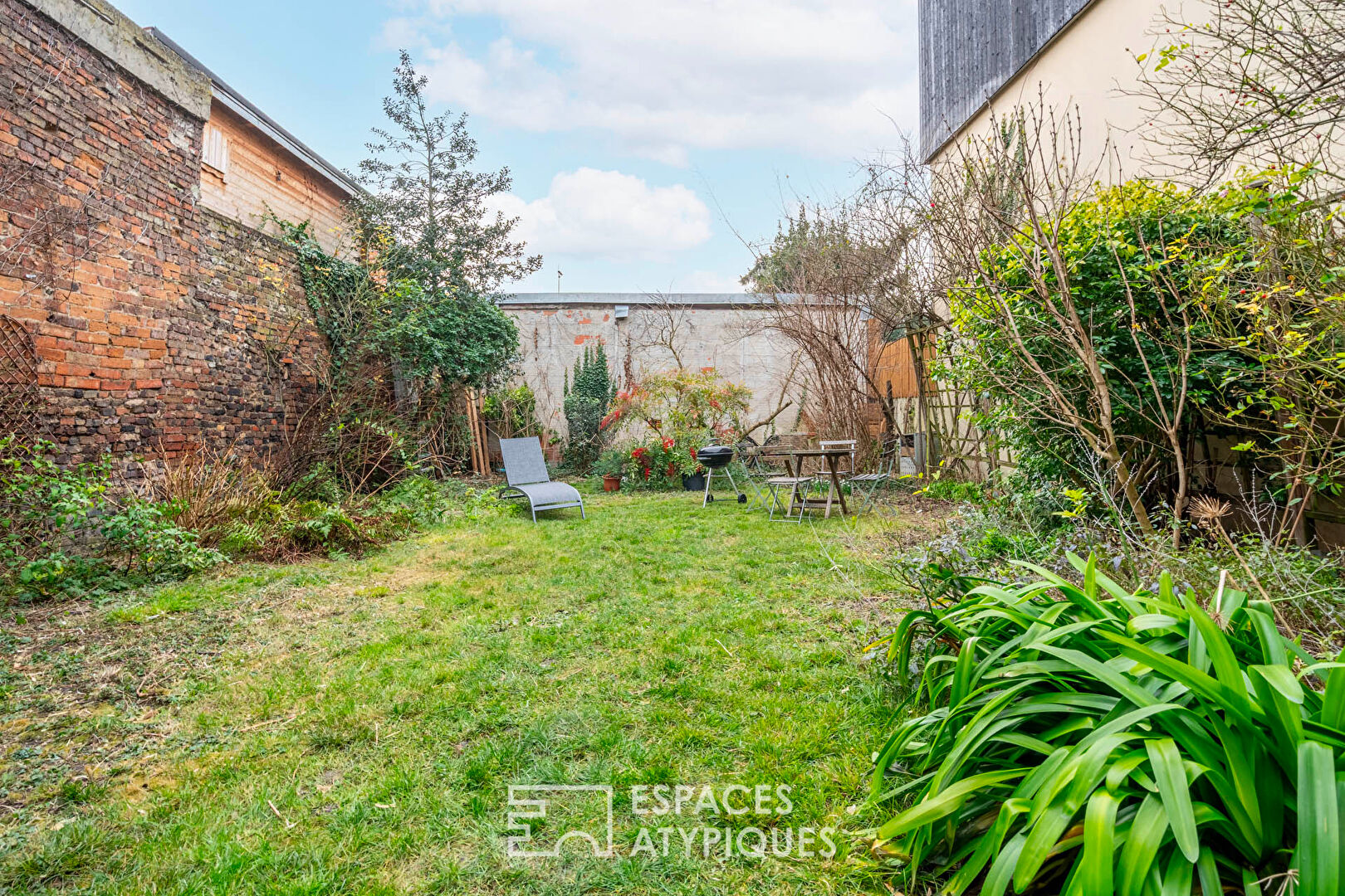 House with garden and terrace