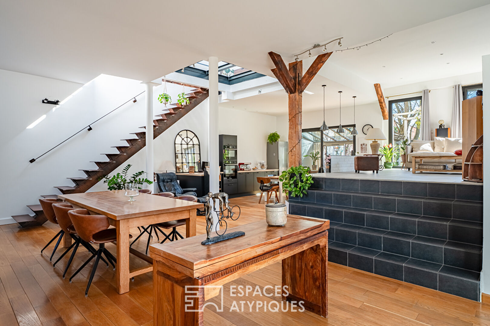 Maison-loft avec jardin et terrasse dans ancienne imprimerie