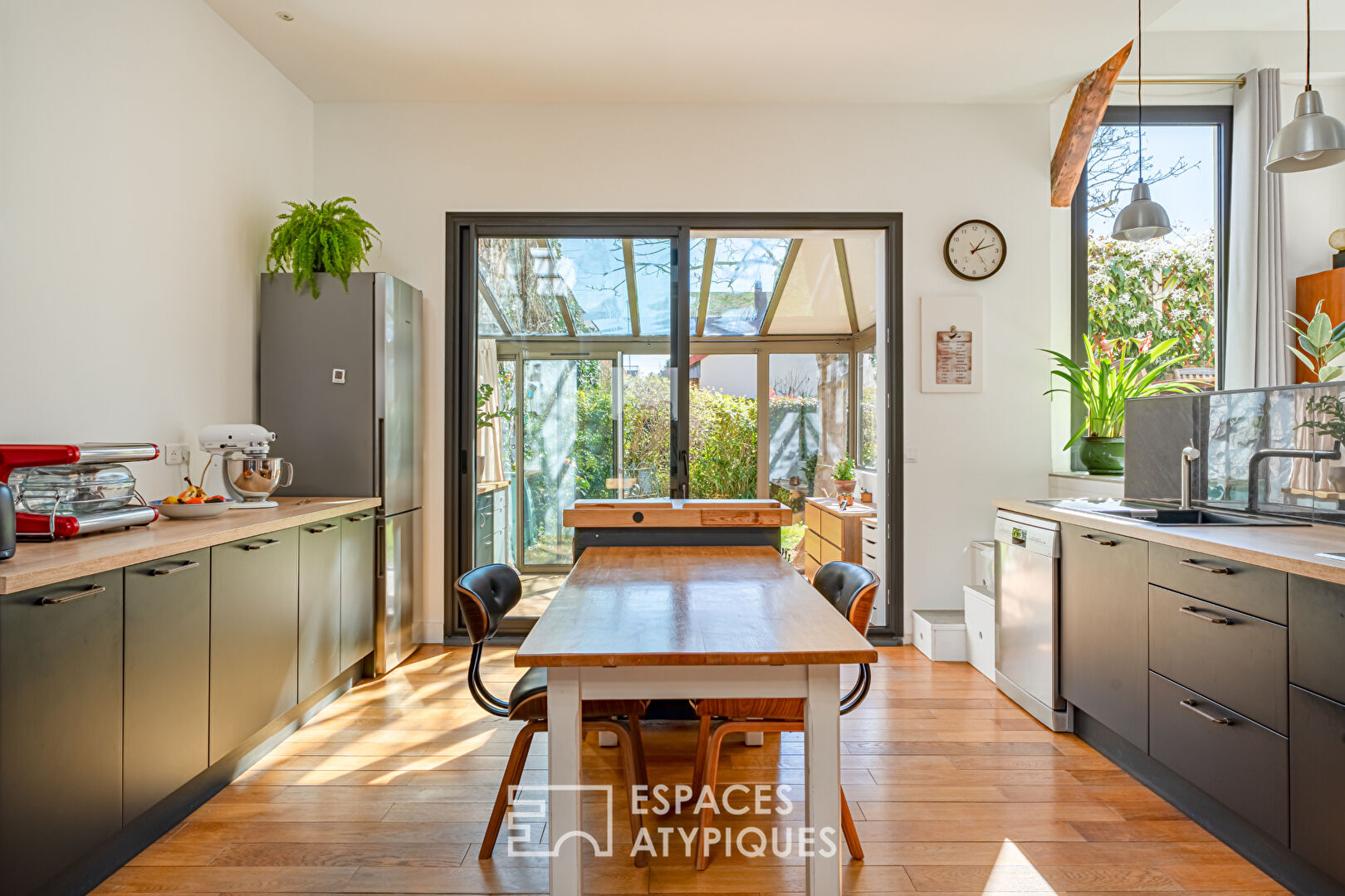 Maison-loft avec jardin et terrasse dans ancienne imprimerie