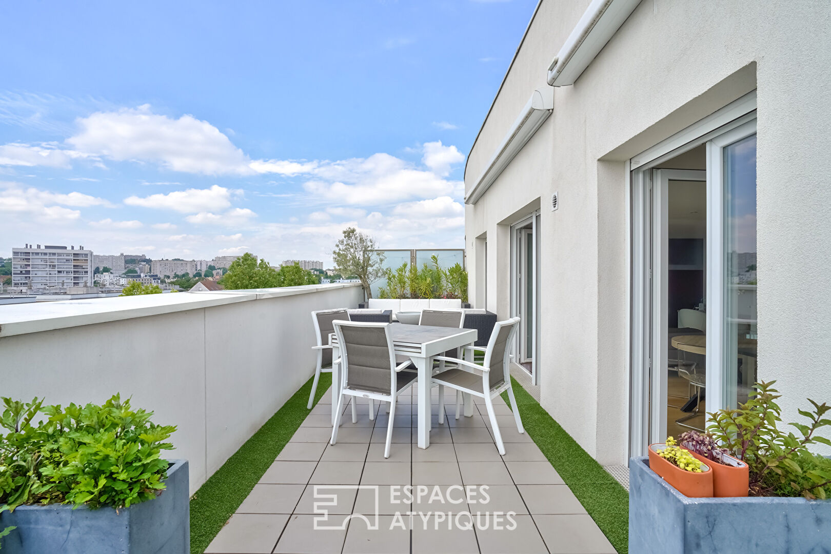 Family penthouse and its triple terrace in the heart of Bagneux
