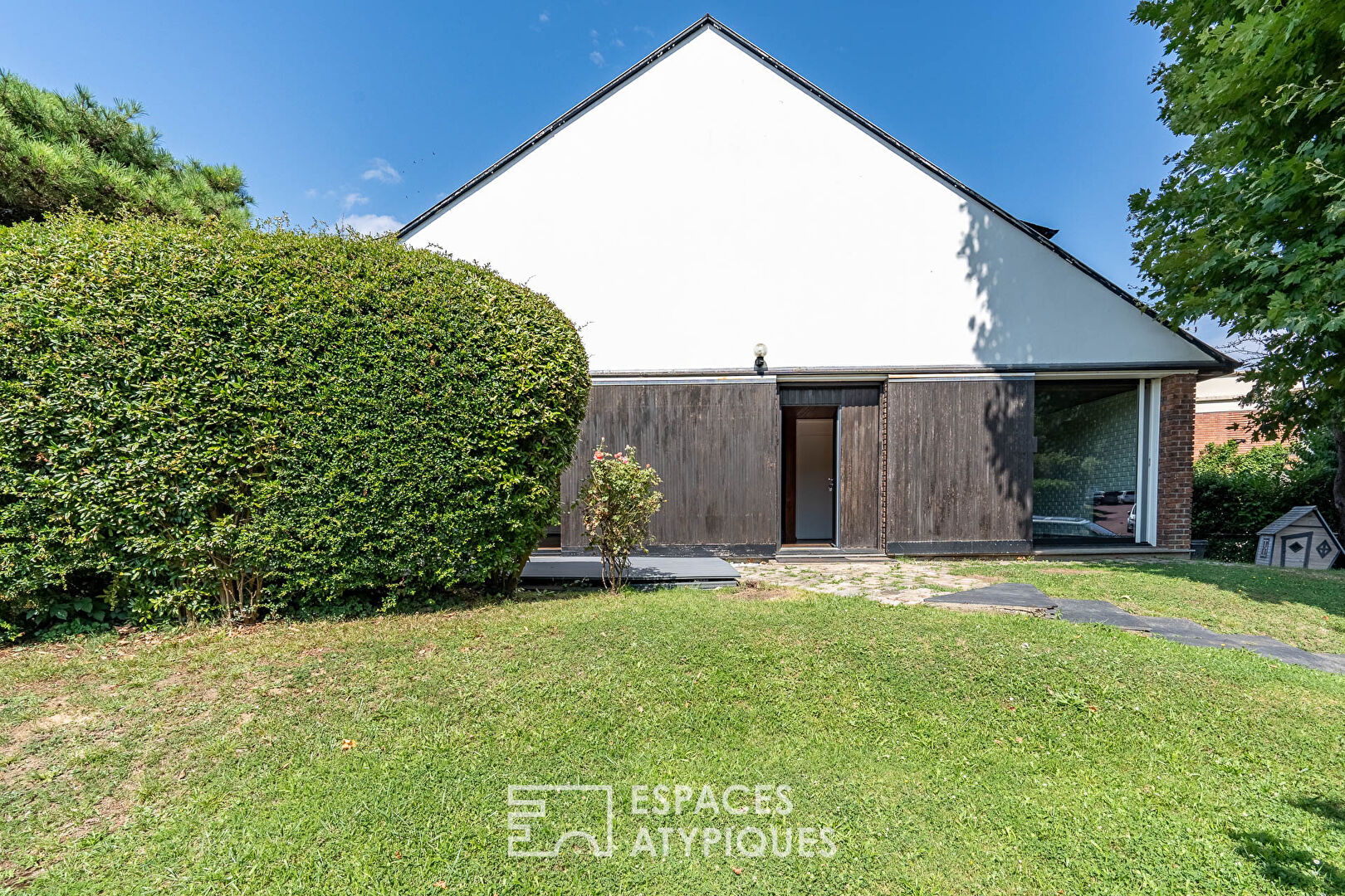 Architect’s house in the “Domaine de la Marche”