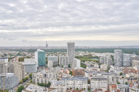 Very high floor with balcony and breathtaking view