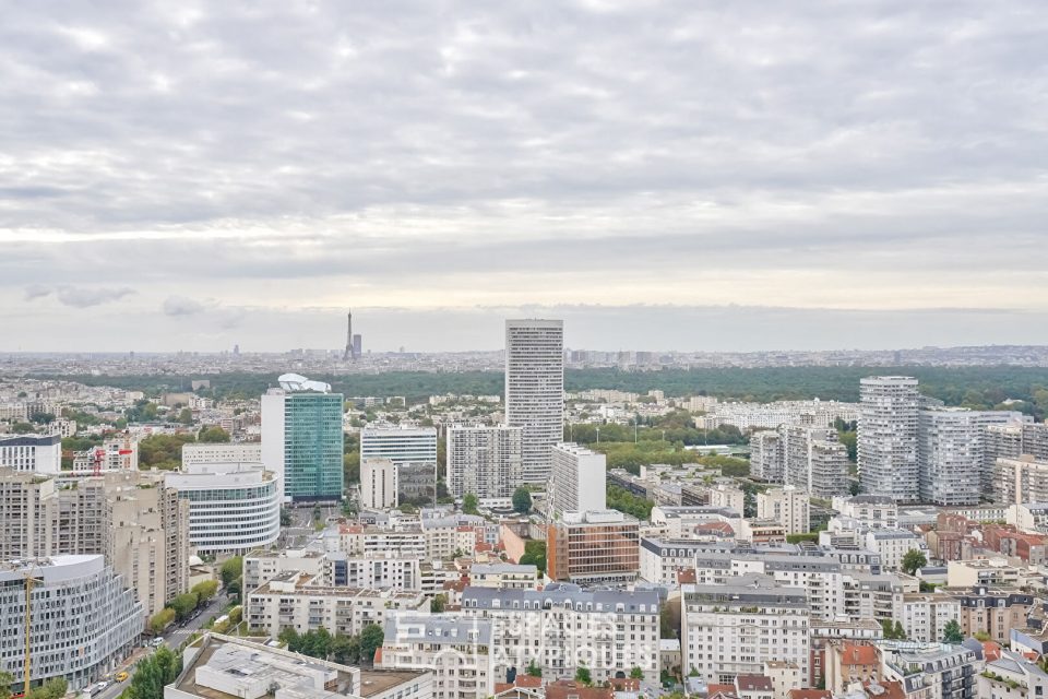 Etage très élevé avec balcon et vue imprenable