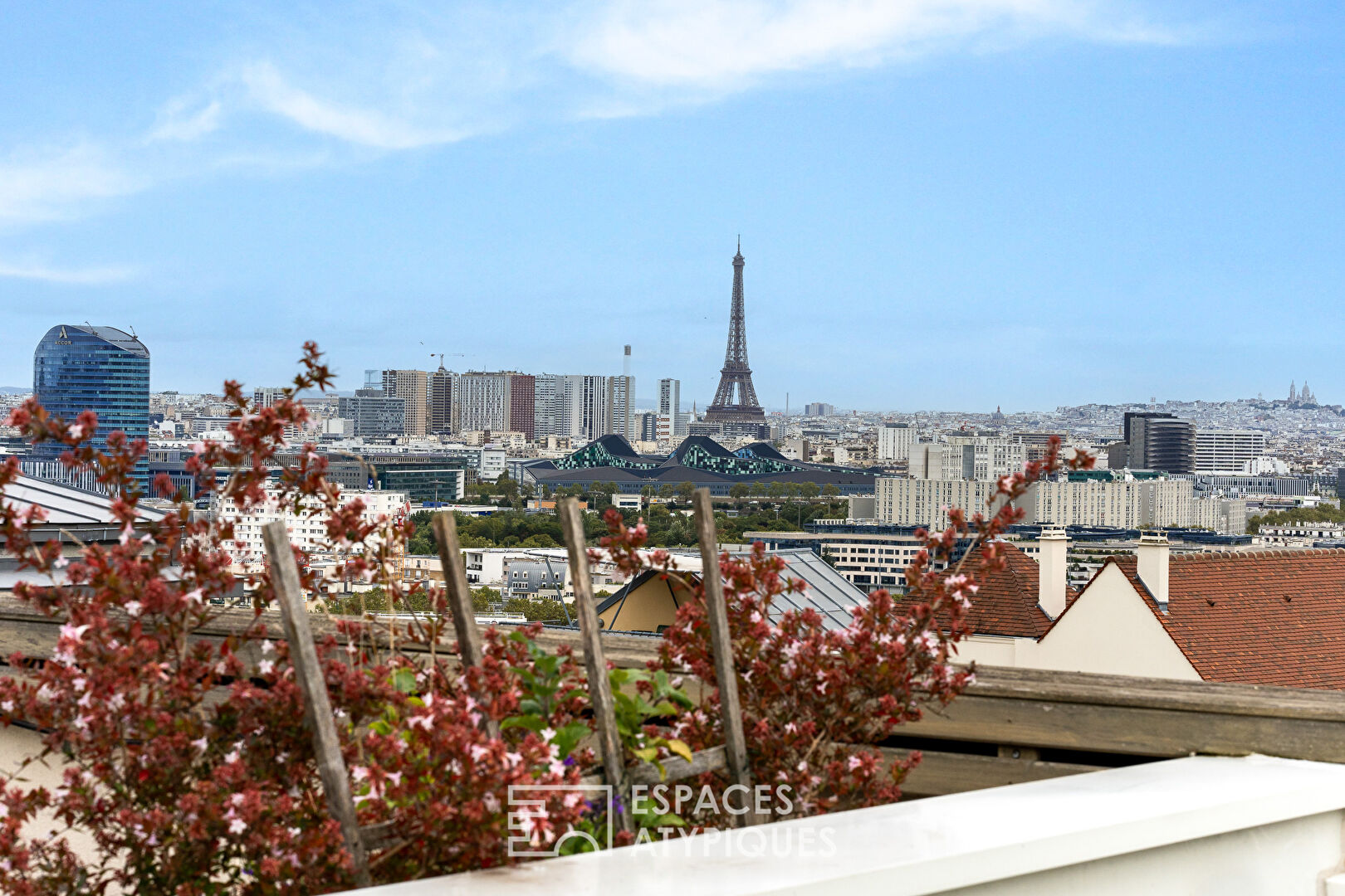 Architect’s house with garden and roof terrace overlooking the Eiffel Tower in Issy-les-Moulineaux