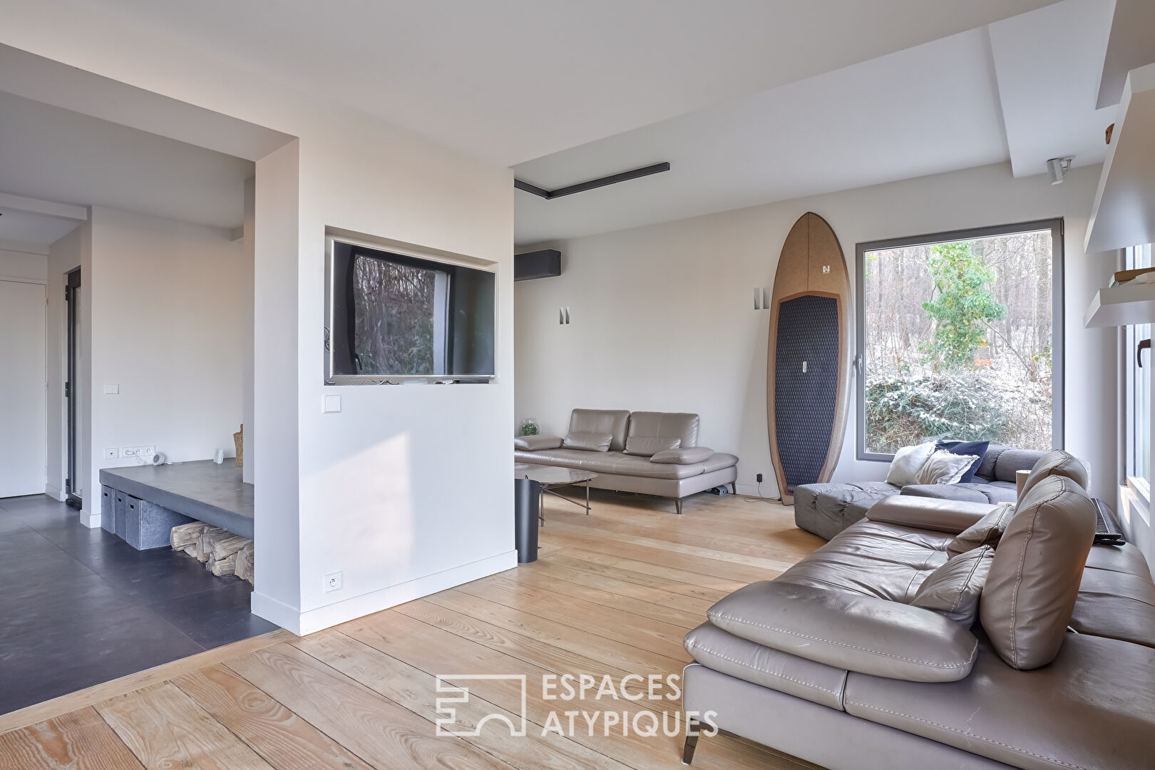 Maison d’architecte en lisière de forêt avec jardin et toit-terrasse