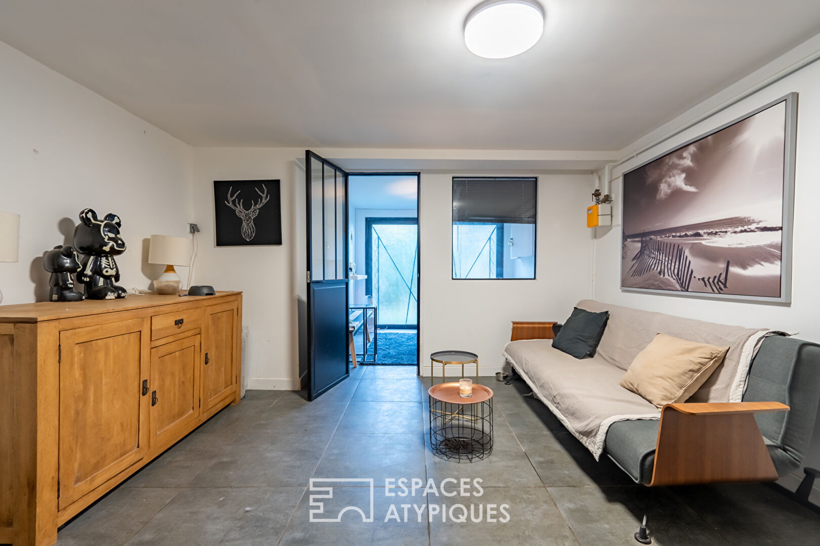 Maison d’architecte en lisière de forêt avec jardin et toit-terrasse