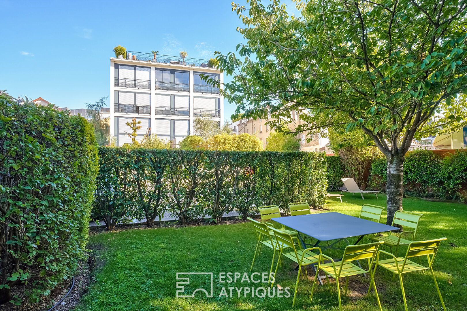 Contemporary Loft Apartment with Shared Garden