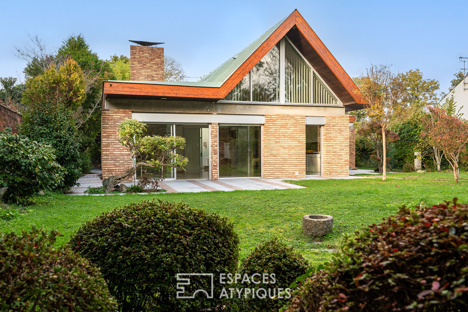 Maison d’architecte avec jardin paysagé dans la division Théry à Vaucresson