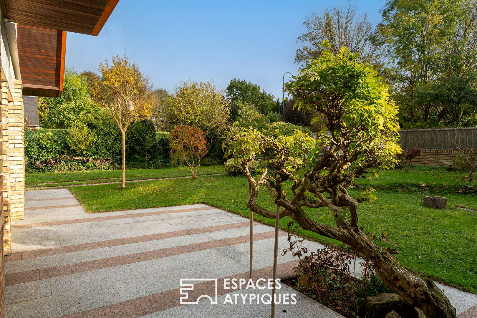 Maison d’architecte avec jardin paysagé dans la division Théry à Vaucresson