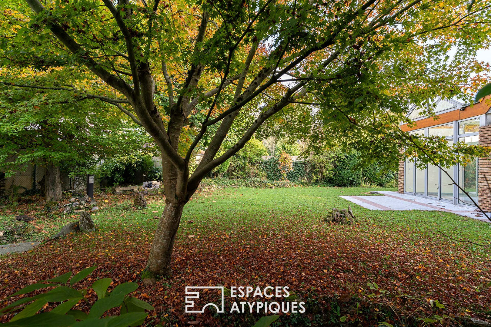 Maison d’architecte avec jardin paysagé dans la division Théry à Vaucresson