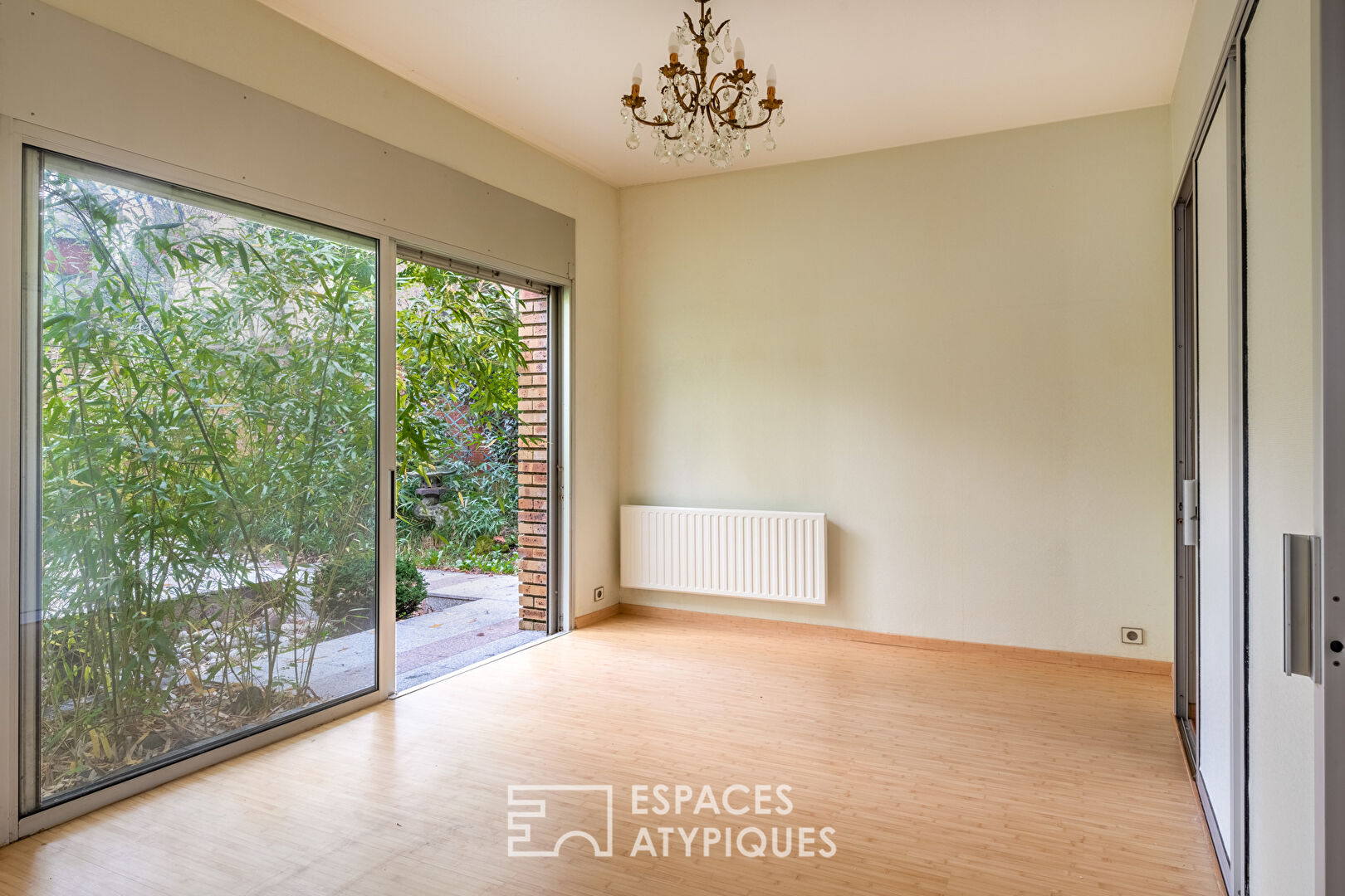 Maison d’architecte avec jardin paysagé dans la division Théry à Vaucresson