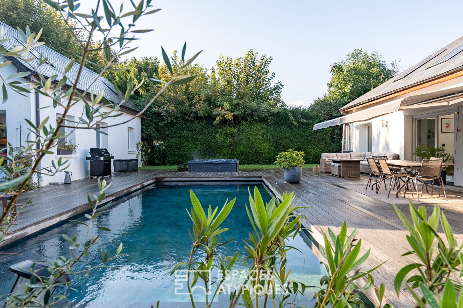 Maison d’architecte avec guest house et piscine à Saint-Cucufa