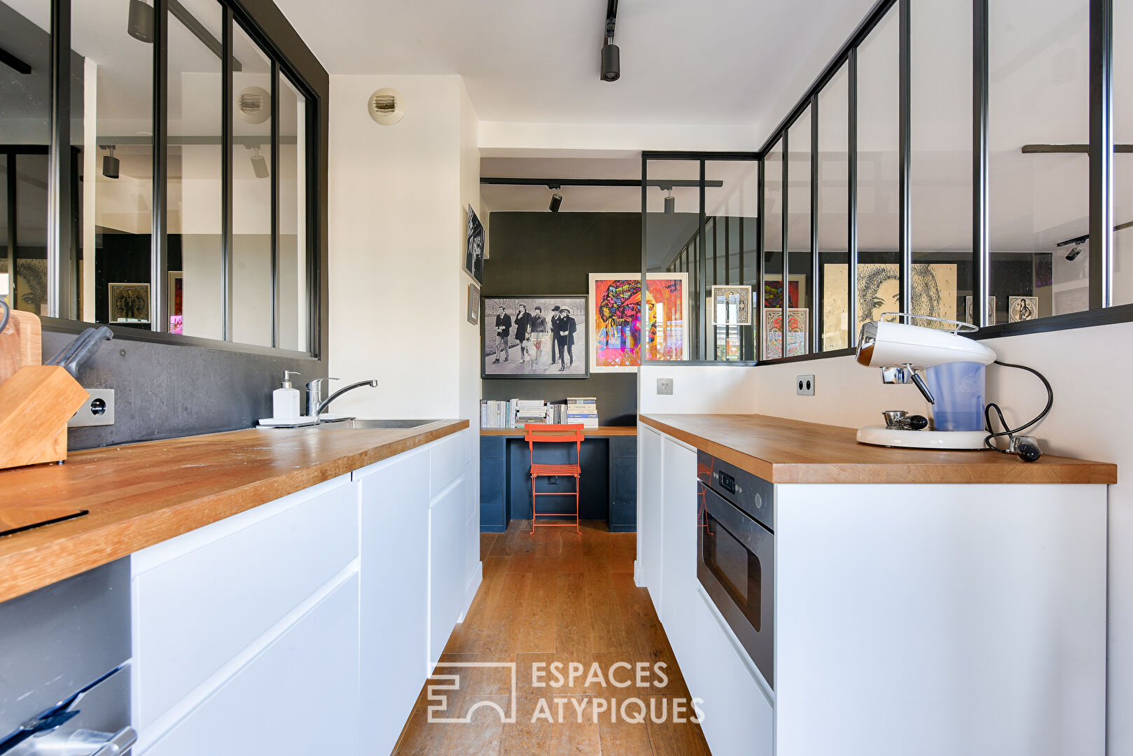 Esprit contemporain en étage élevé avec terrasse