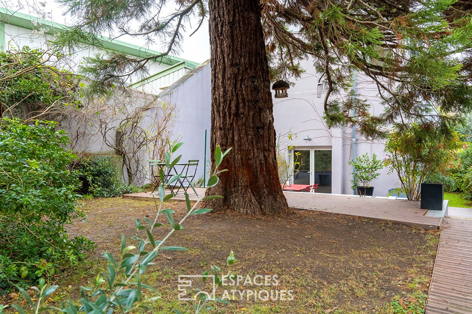 Duplex lumineux et son jardin, à Bagneux