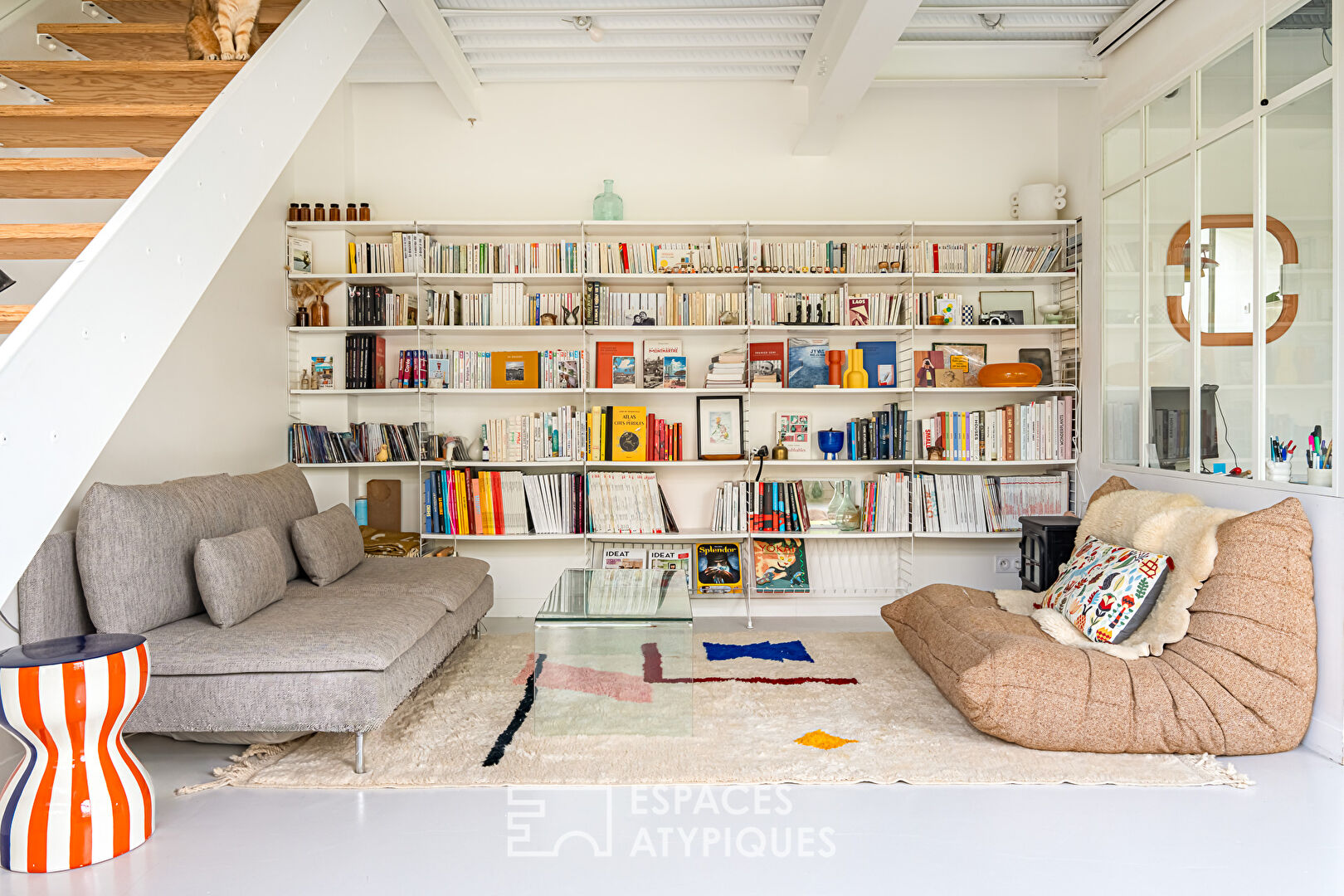 Ancien atelier transformé en loft à deux pas du métro.