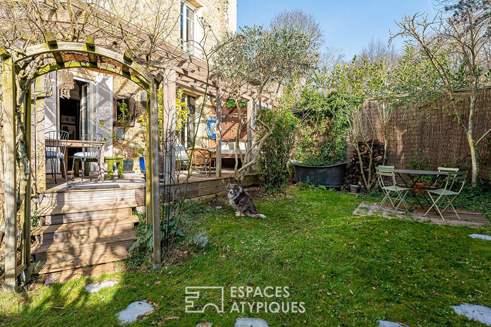 Duplex avec jardin en bordure du Parc de Saint-Cloud à Marnes-la-Coquette