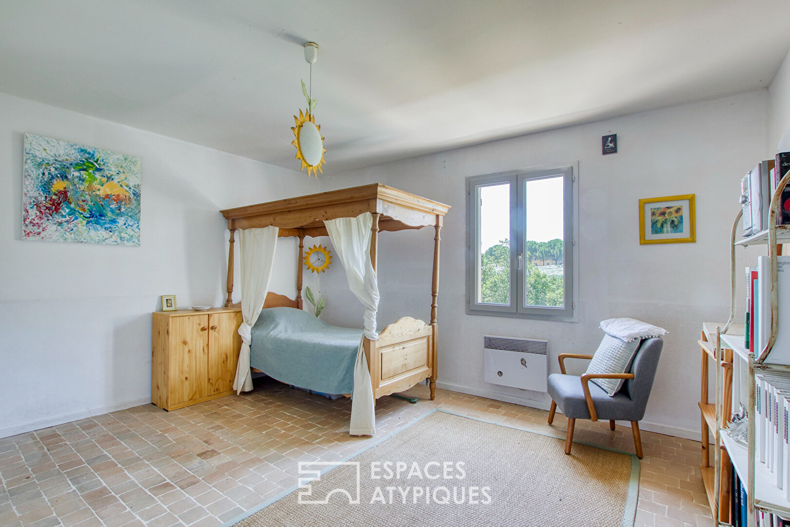 Modern bastide in the heart of orchards