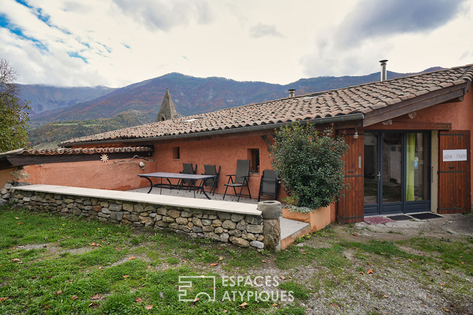 Maison de village avec vue panoramique et jardin