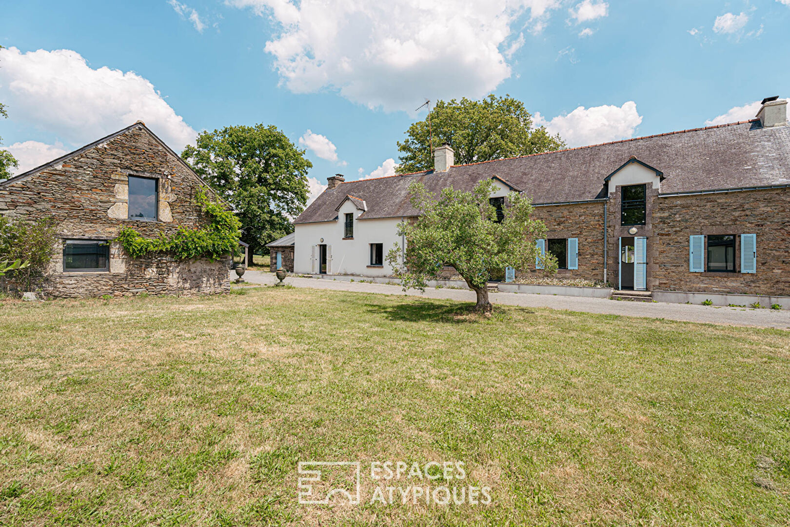 Estate with gites in the Brocéliande region on 6 hectares
