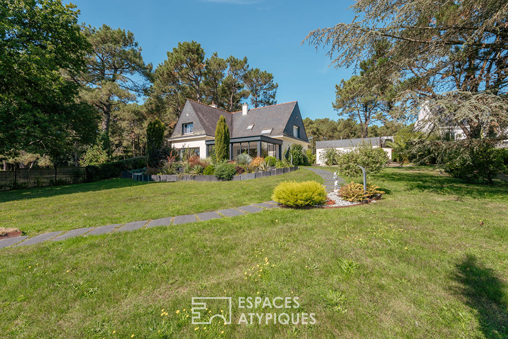 House in its exceptional setting near Vannes