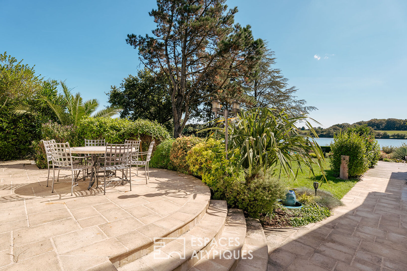 House in its exceptional setting near Vannes