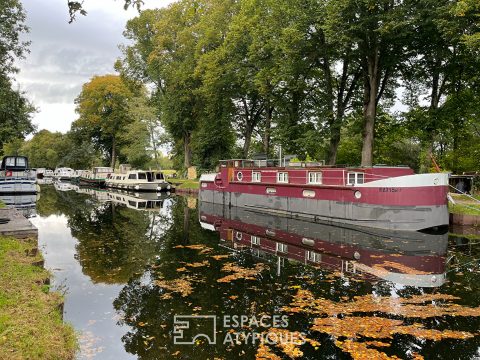 Péniche avec terrasse 