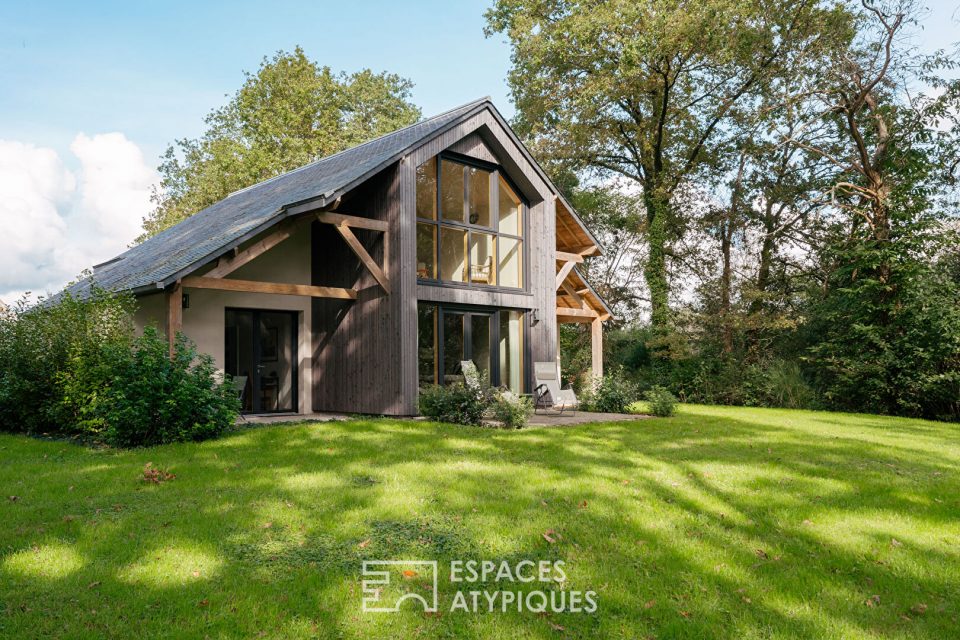 Ensemble de deux maisons dans son parc arboré