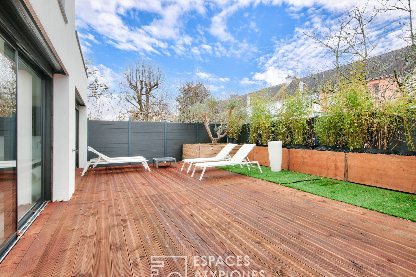 Maison contemporaine avec piscine intérieure et prestations haut de gamme à Vannes