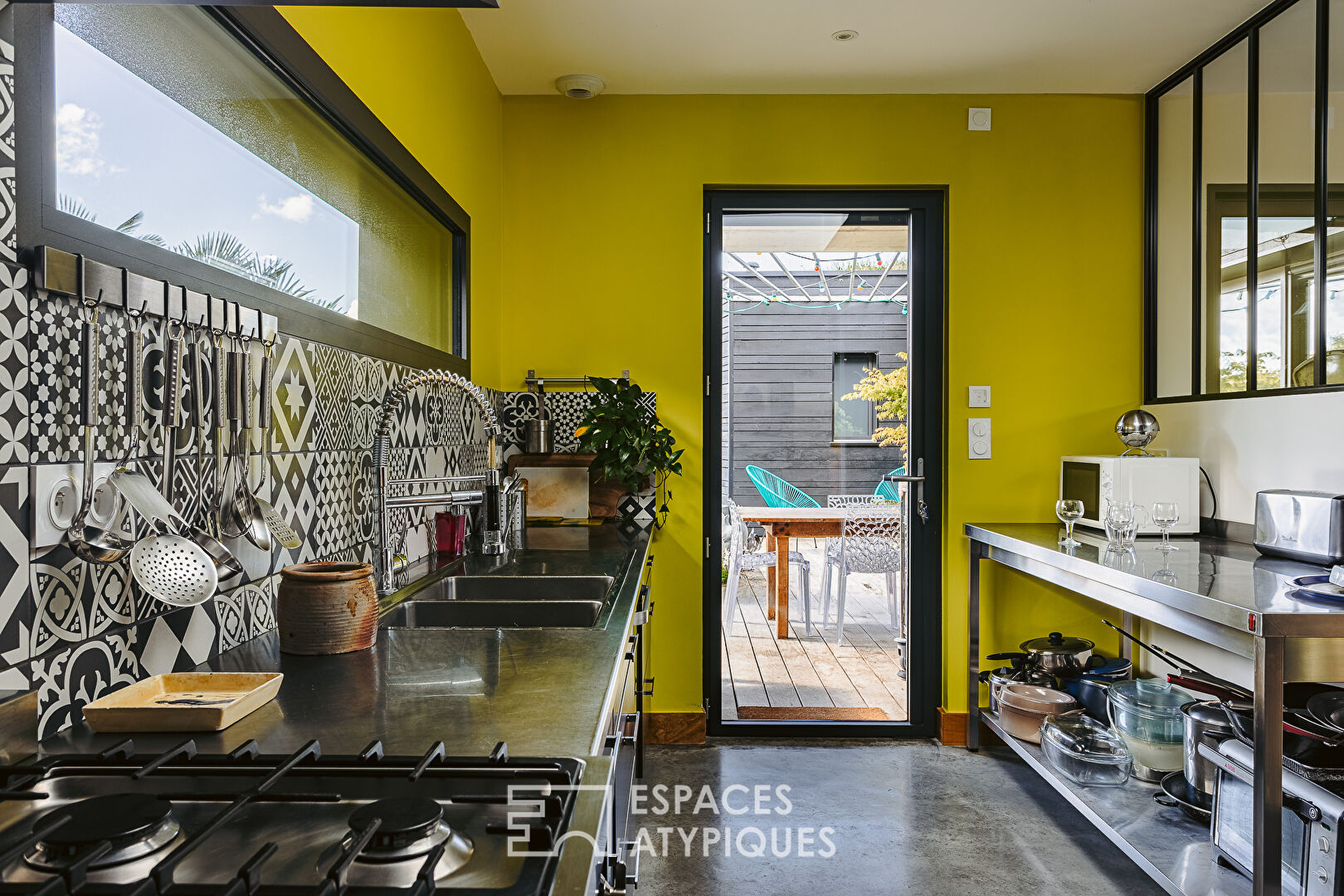 Architect’s house with flat green roof