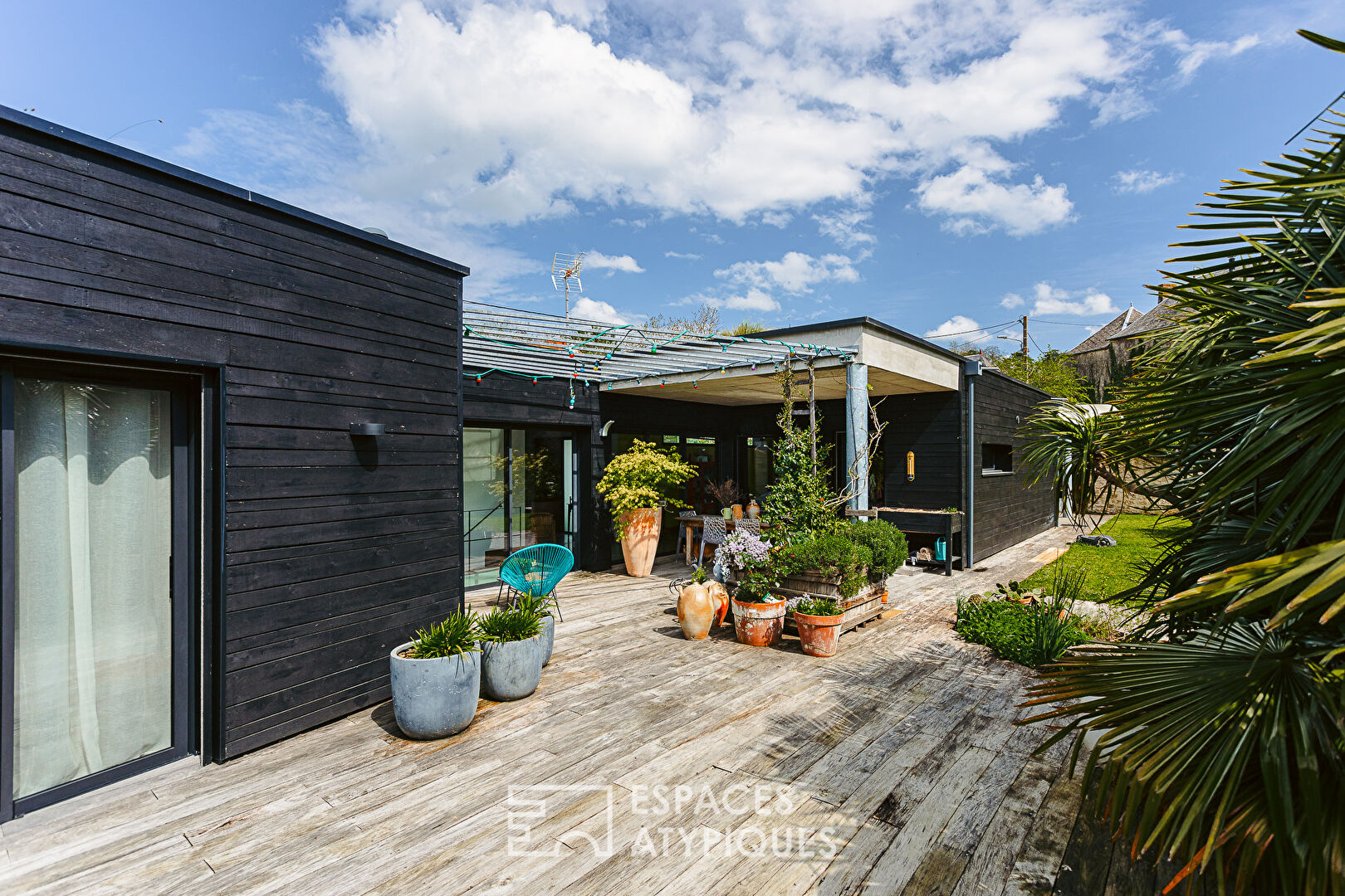 Architect’s house with flat green roof