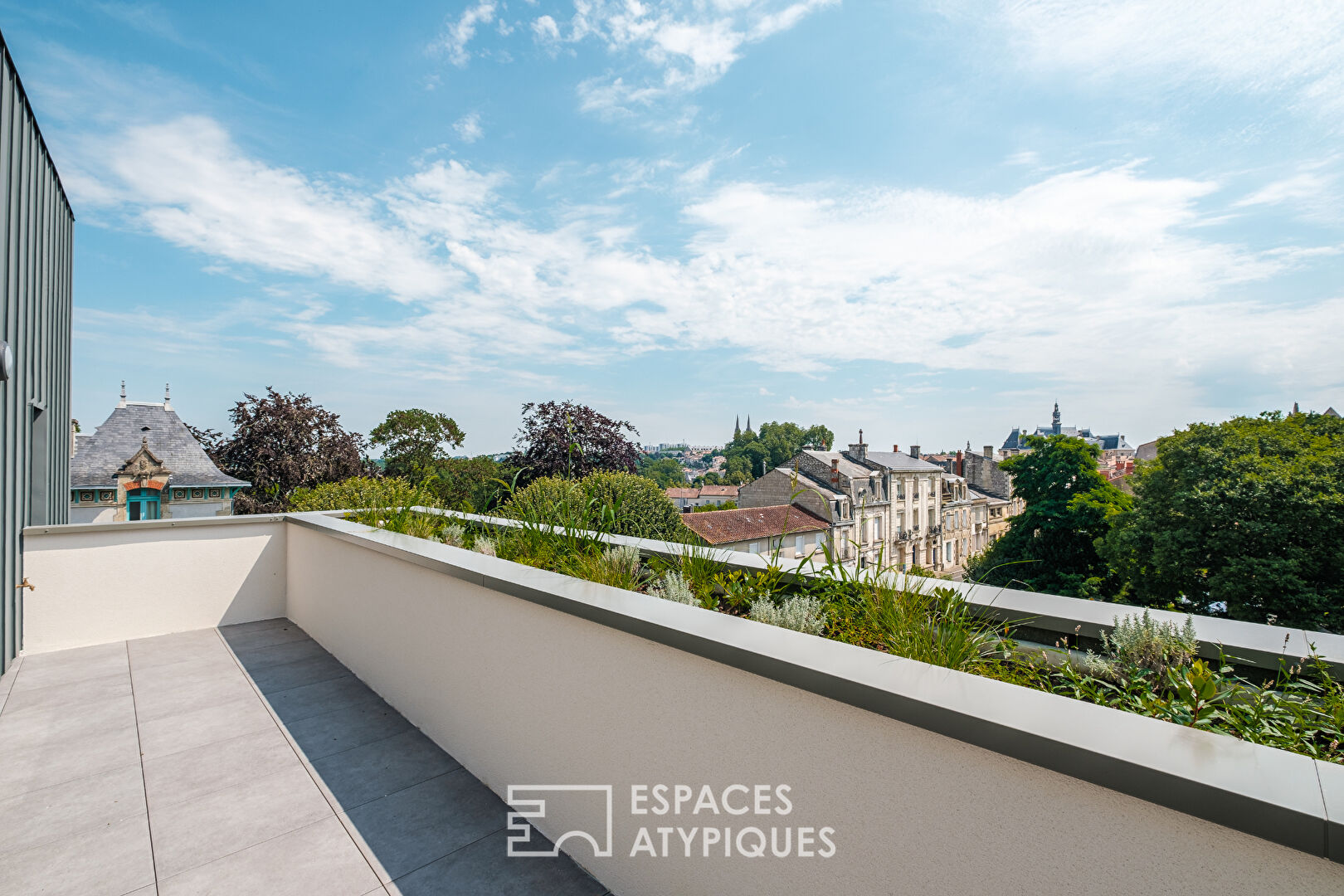 Rooftop with a privileged view of Niort