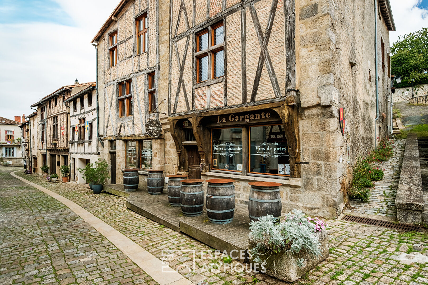 Half-timbered house between heritage and modernity