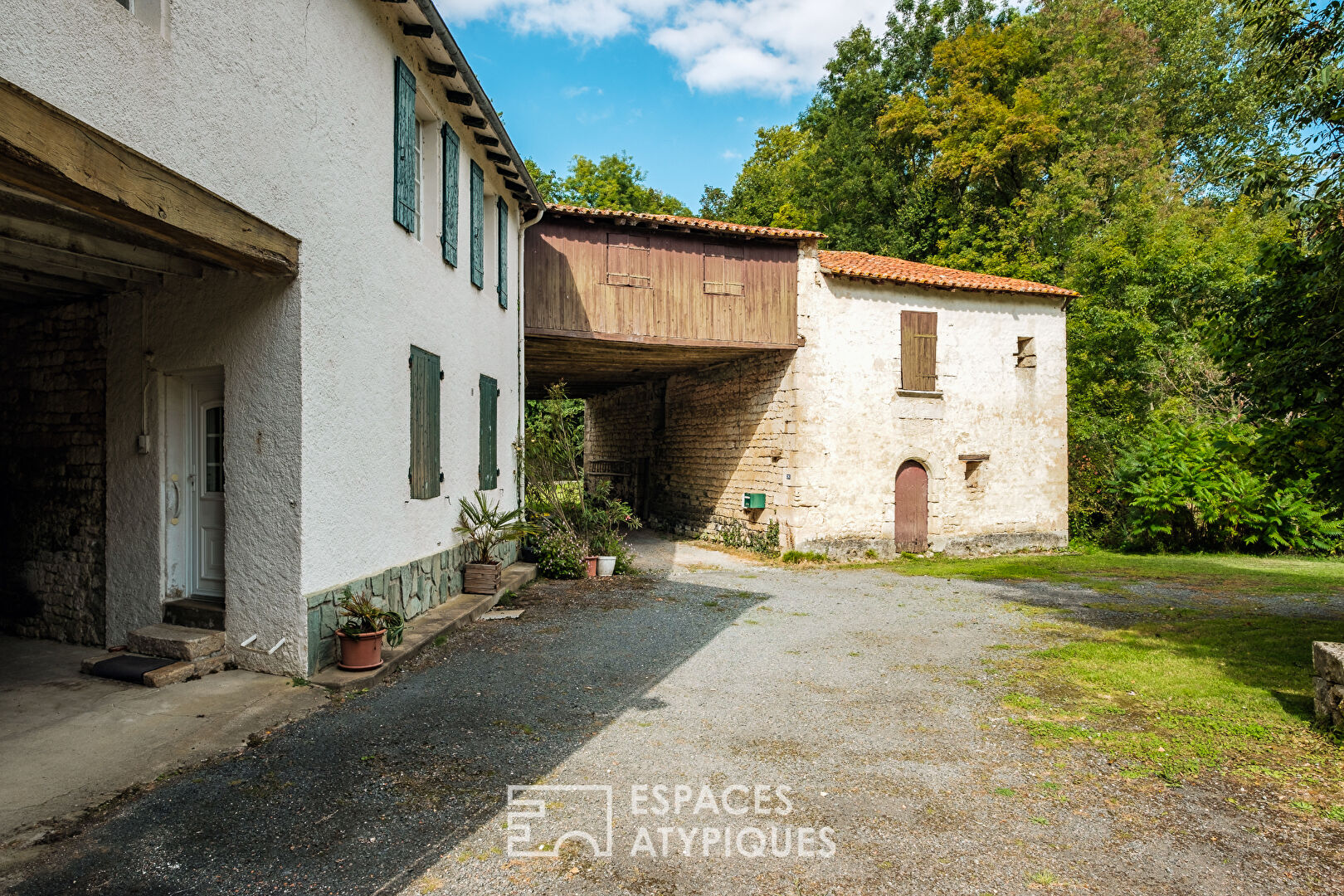 Illustrious mill on the banks of the Sèvre to be reinvented