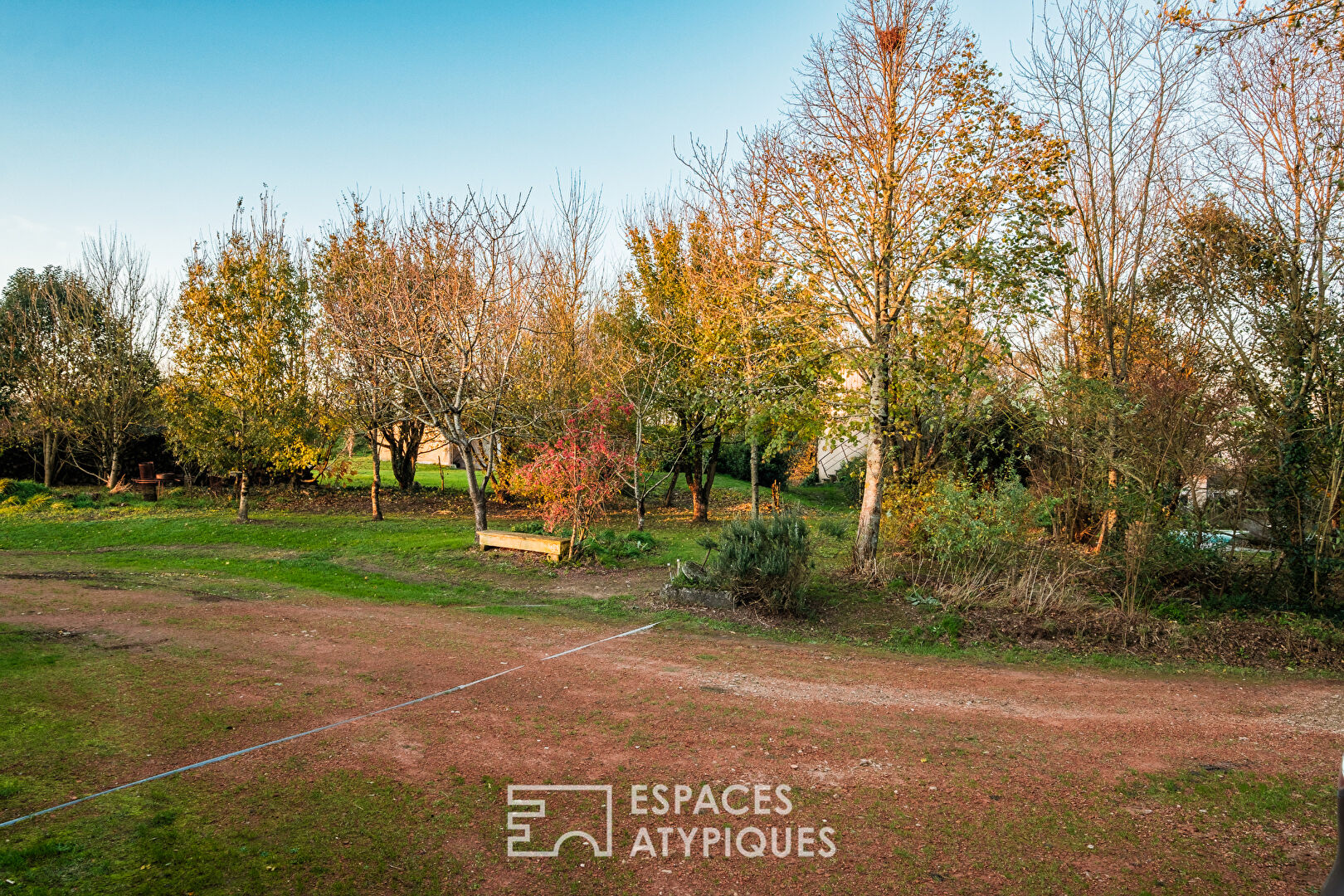 Property with gîtes and swimming pool with bucolic charm